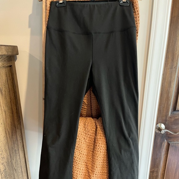 Legend bootcut yoga pants EUC size medium. Fit like a small - Picture 1 of 5